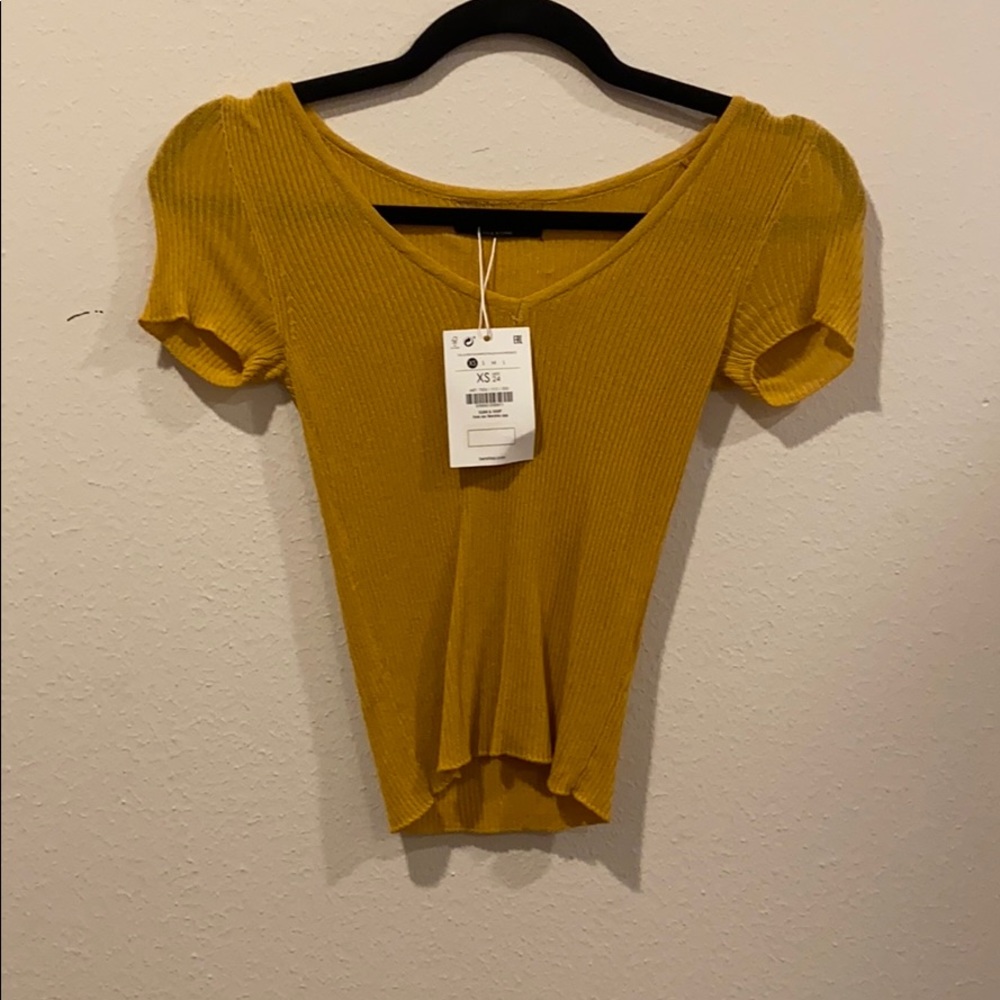 cute yellow top